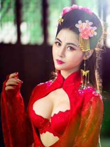 性感古装美女内衣红唇突显中国唯美风范